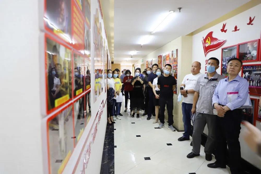 黨建聯(lián)盟聚合力 同心互聯(lián)促發(fā)展 ——濟(jì)北開發(fā)區(qū)服務(wù)類黨建聯(lián)盟企業(yè)見面會在長田實(shí)業(yè)舉行